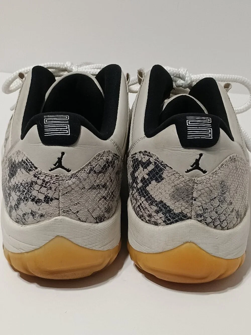 Nike Air Jordan 11 Low Snakeskin Light Bone Men’s 13 White Gray Sneakers
